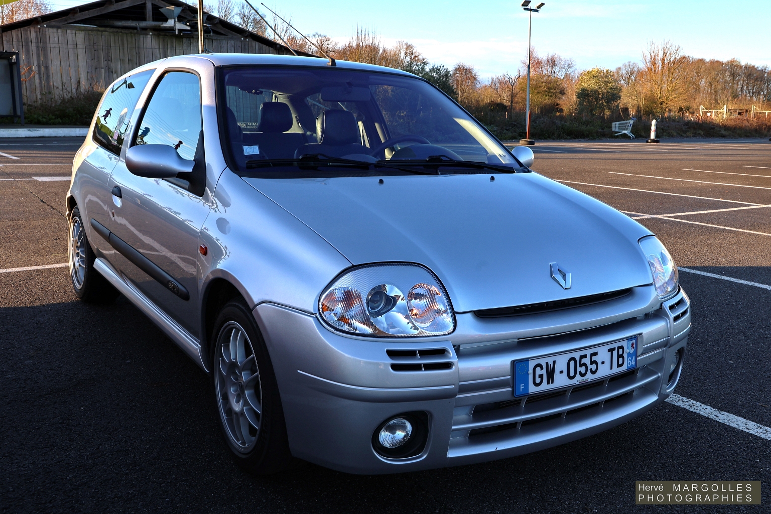 Renault Clio RS1.jpg